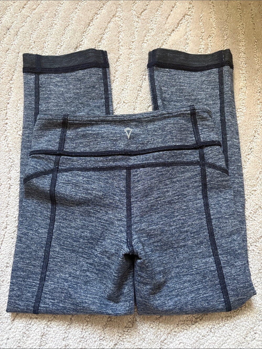 Ivivva by Lululemon straight leg legging in slub denim reversible